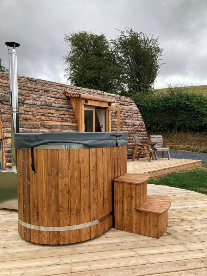 Delor - Bryntalch Glamping Pods Hotel Montgomery Exterior photo