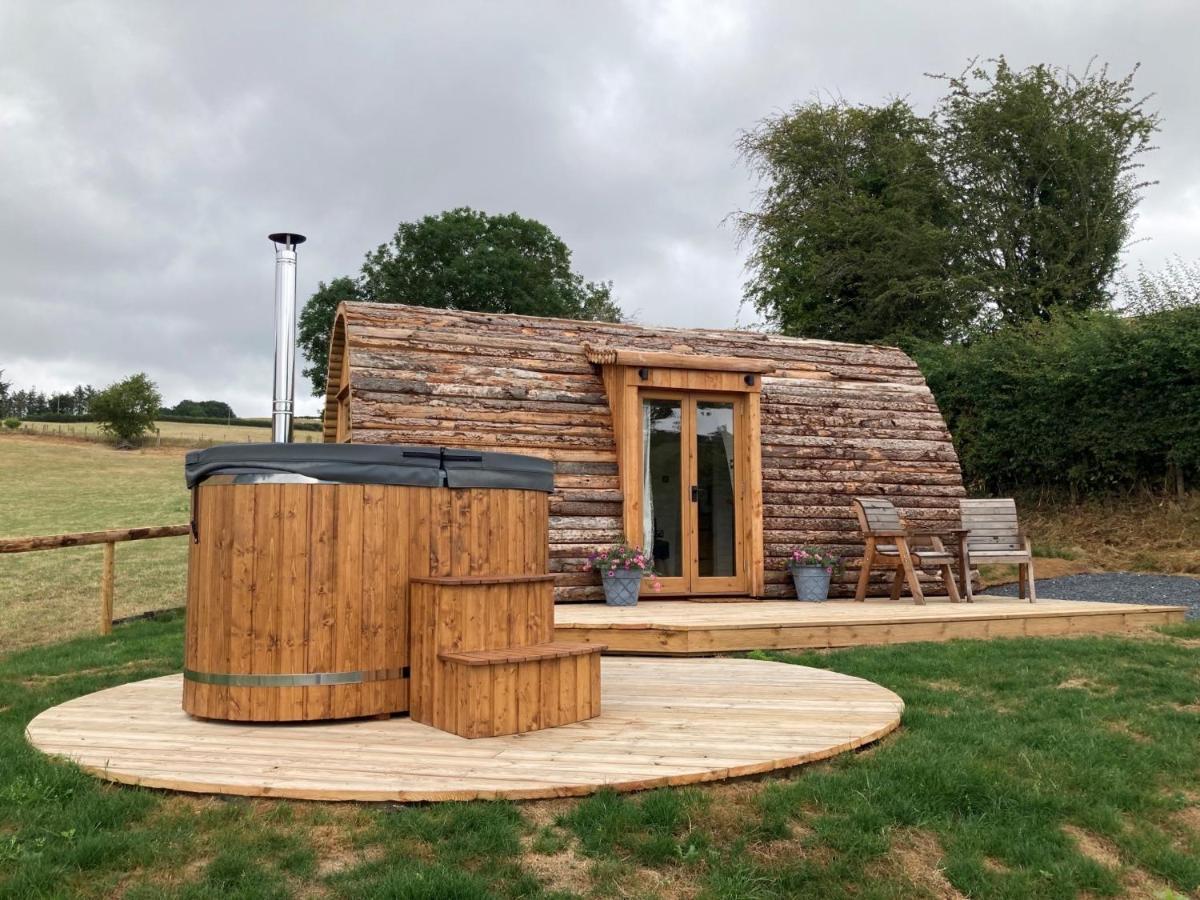 Delor - Bryntalch Glamping Pods Hotel Montgomery Exterior photo